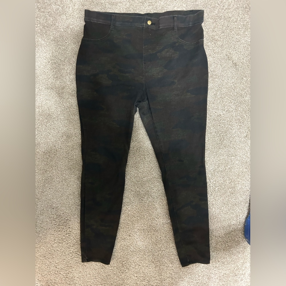 Camo leggings